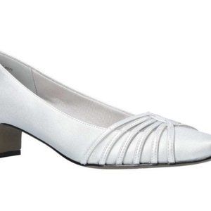 Easy Street Vix Women's Square Toe Pumps